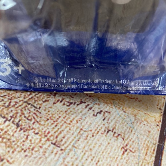 An Elf On A Shelf Story Holiday Santa Figurine Ages 3+ - Picture 5 of 11